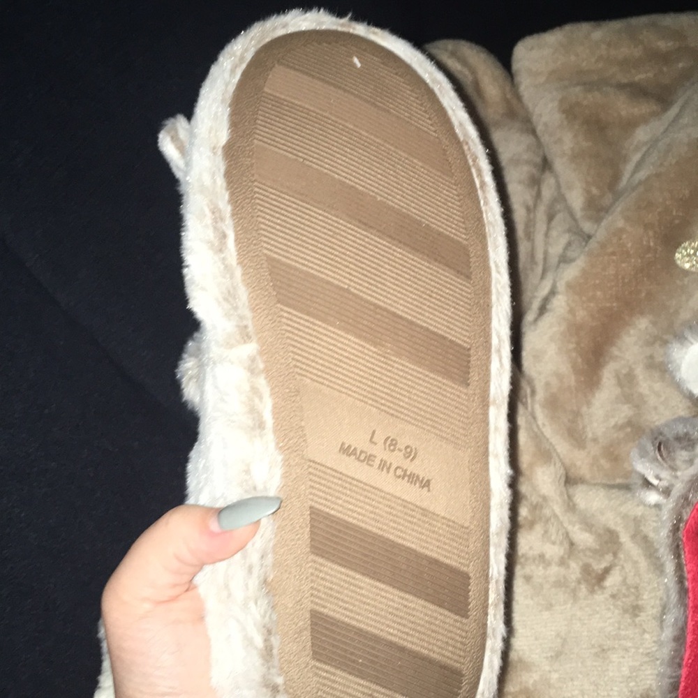 Slippers - Picture 3 of 3